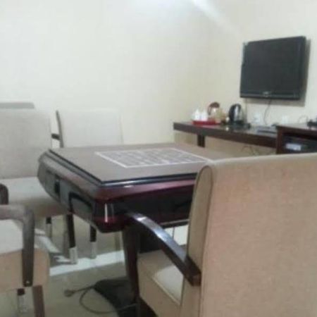 Xinhang Hotel Urumqi Extérieur photo