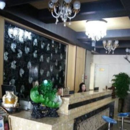 Xinhang Hotel Urumqi Extérieur photo