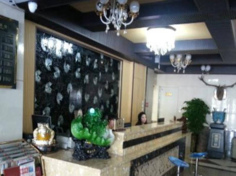 Xinhang Hotel Urumqi Extérieur photo